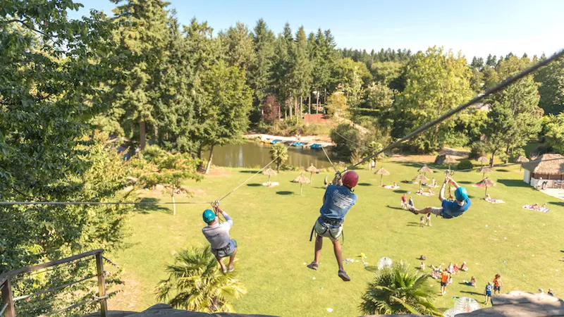 les_ormes_tyrolienne_- Camping Les Ormes Domaine & Resort - Epiniac
