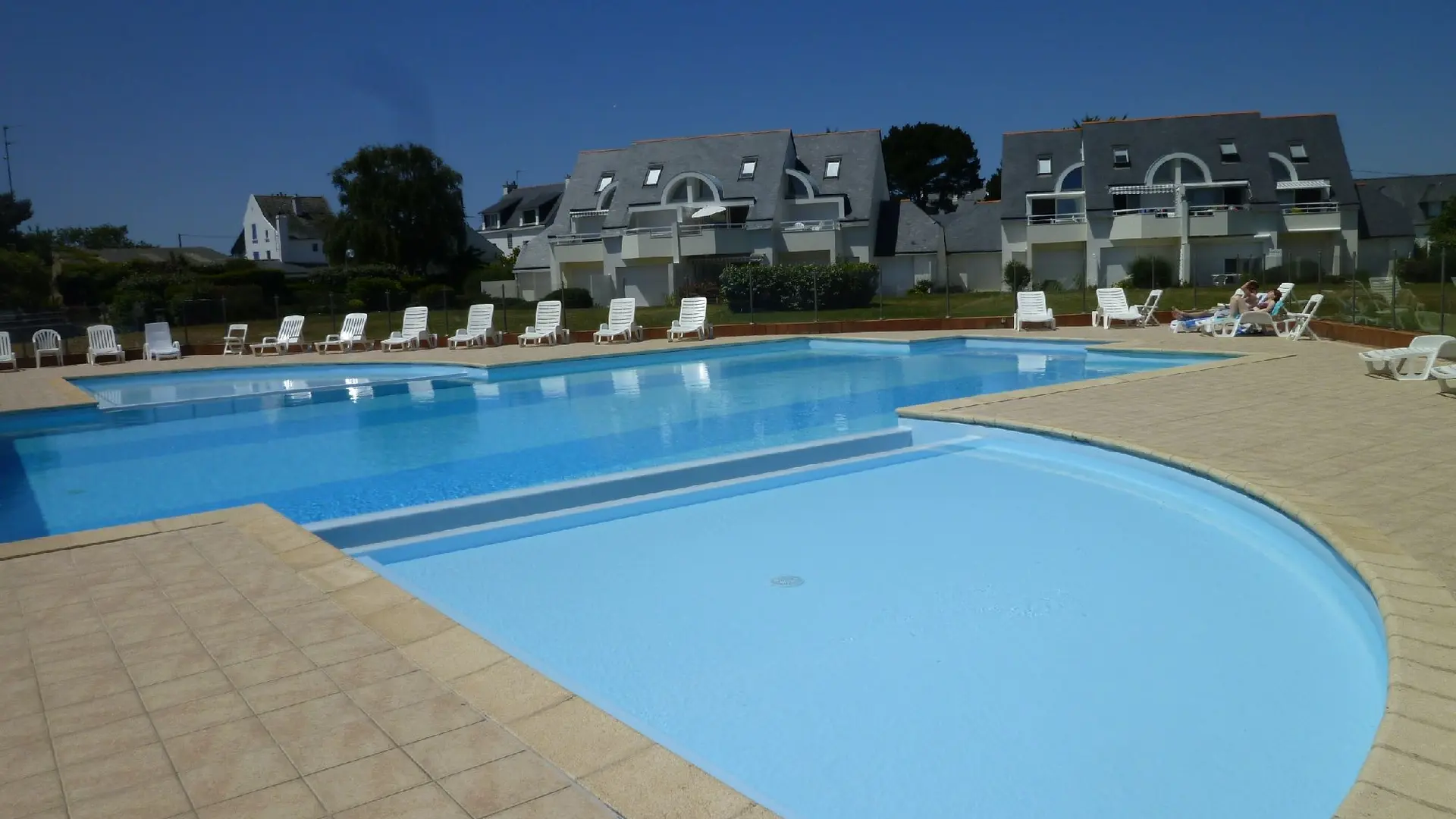 location-de-vacances-domaine-des-tadornes-carnac-piscine