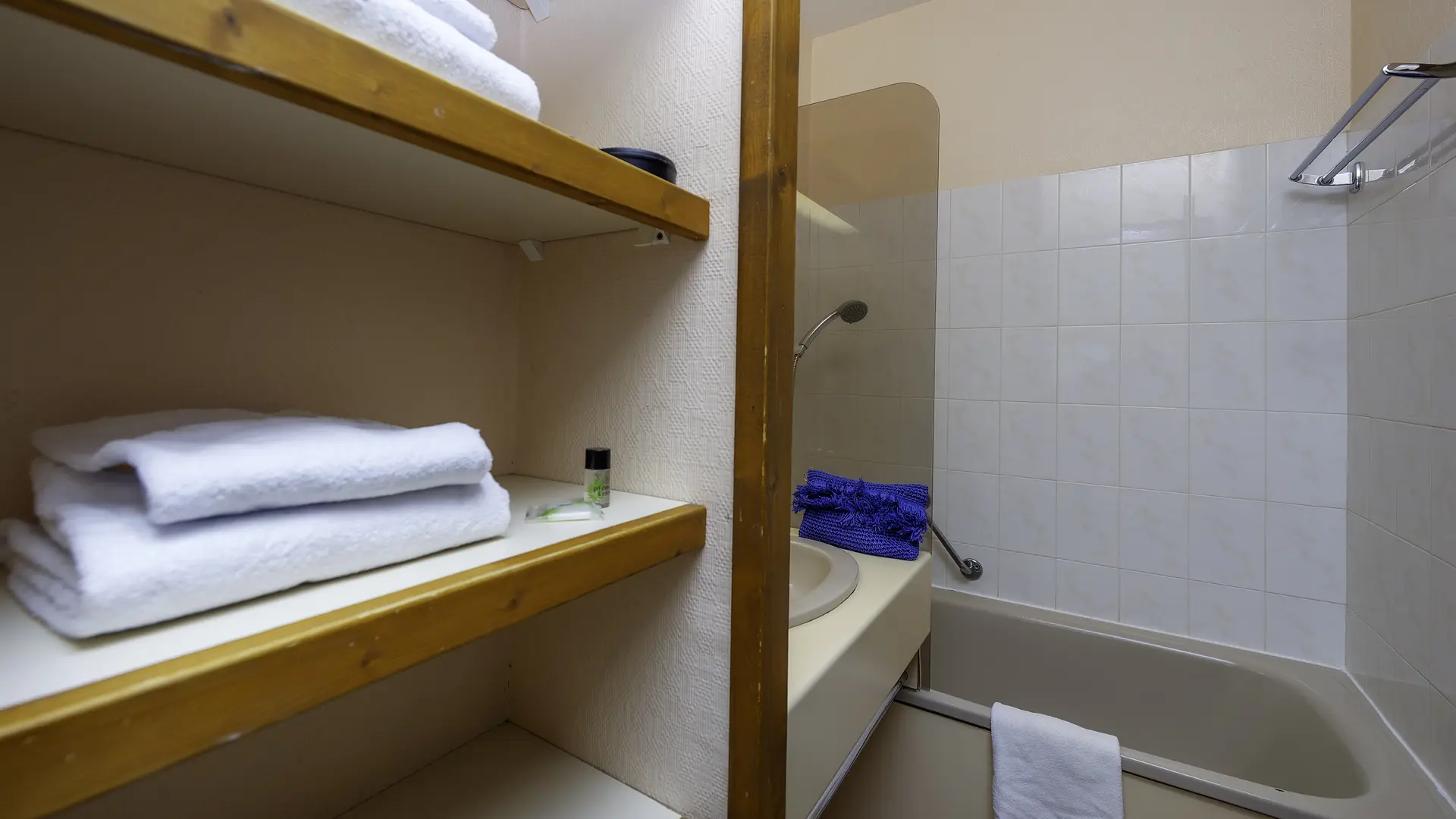 location-residence-Goelia-Bleu-Oceane-carnac-baignoire