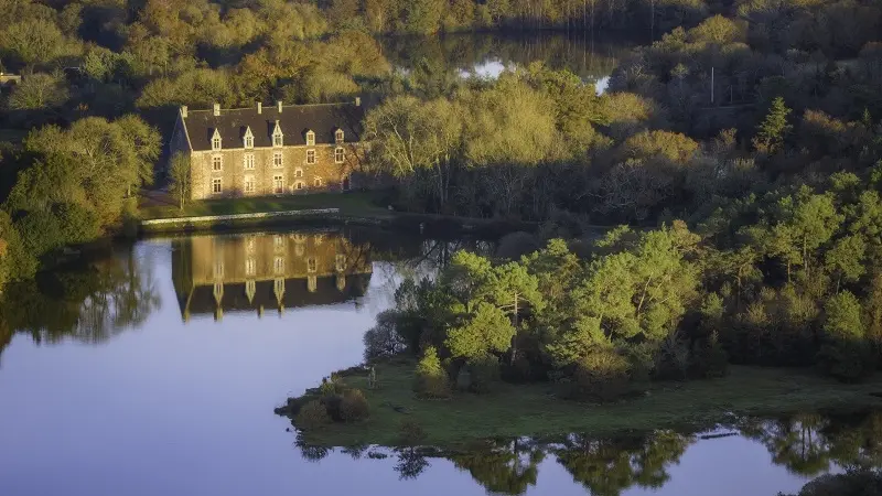 chateaudecomper_centrearthurien_Concoret_DestinationBrocéliande