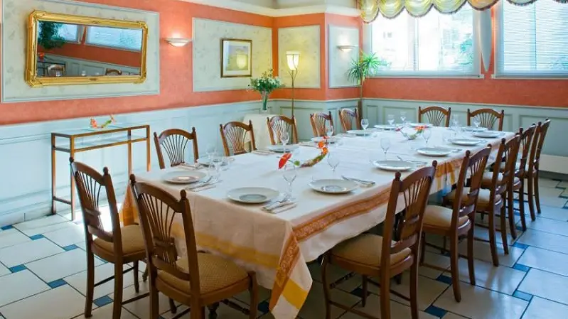 Hôtel Au Relais du Porhoët - salle restaurant - Guilliers - Morbihan