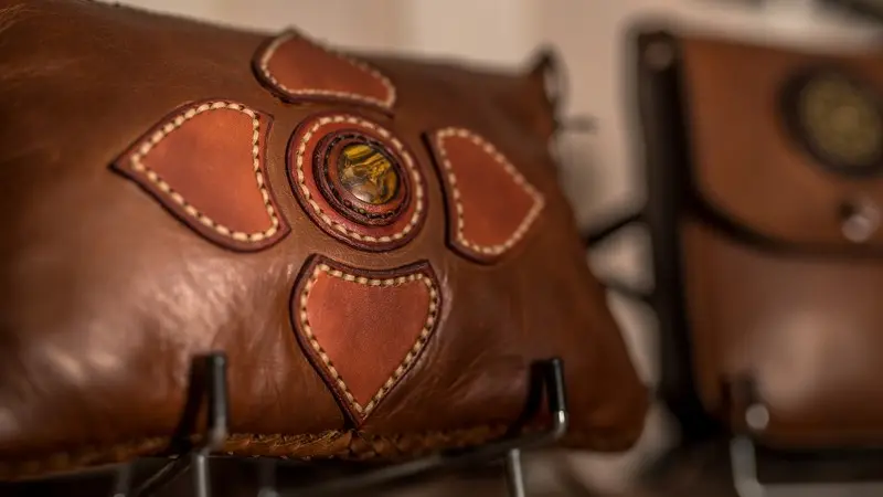 sac-tresse-avec-incrustation-pierre
