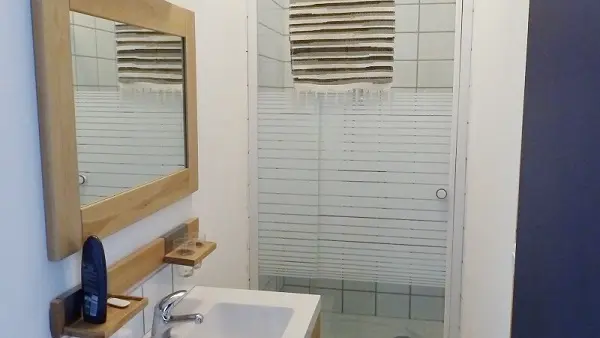 salle de bain gîte le Cormier