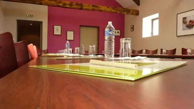 Salle de réunion - Logis Hôtel.com