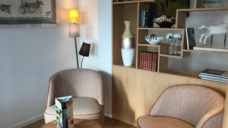 brit hotel L'Hippodrome - salon - Ploërmel - Morbihan - Bretagne