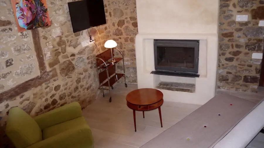 Sixties à Bécherel - salon cheminée