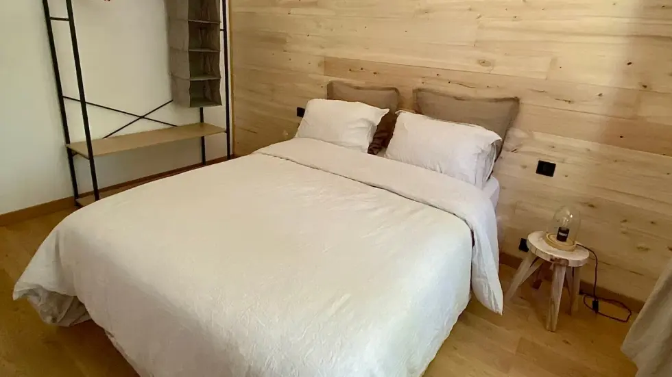 42a59b90-e8b1-4775-a483-ab78ac694fc8