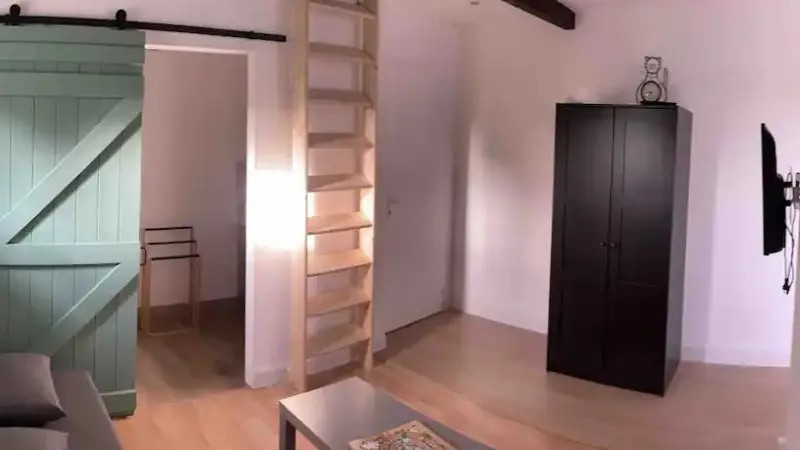Maison au milieu des vignes