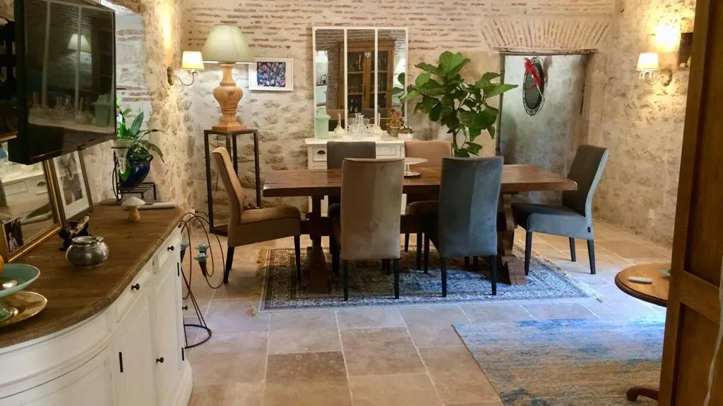 8.Pigeonnier de charme et salle a Manger