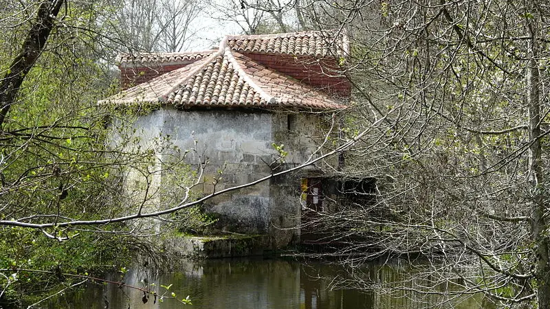 800px-Grand-Brassac_moulin_Rochereuil