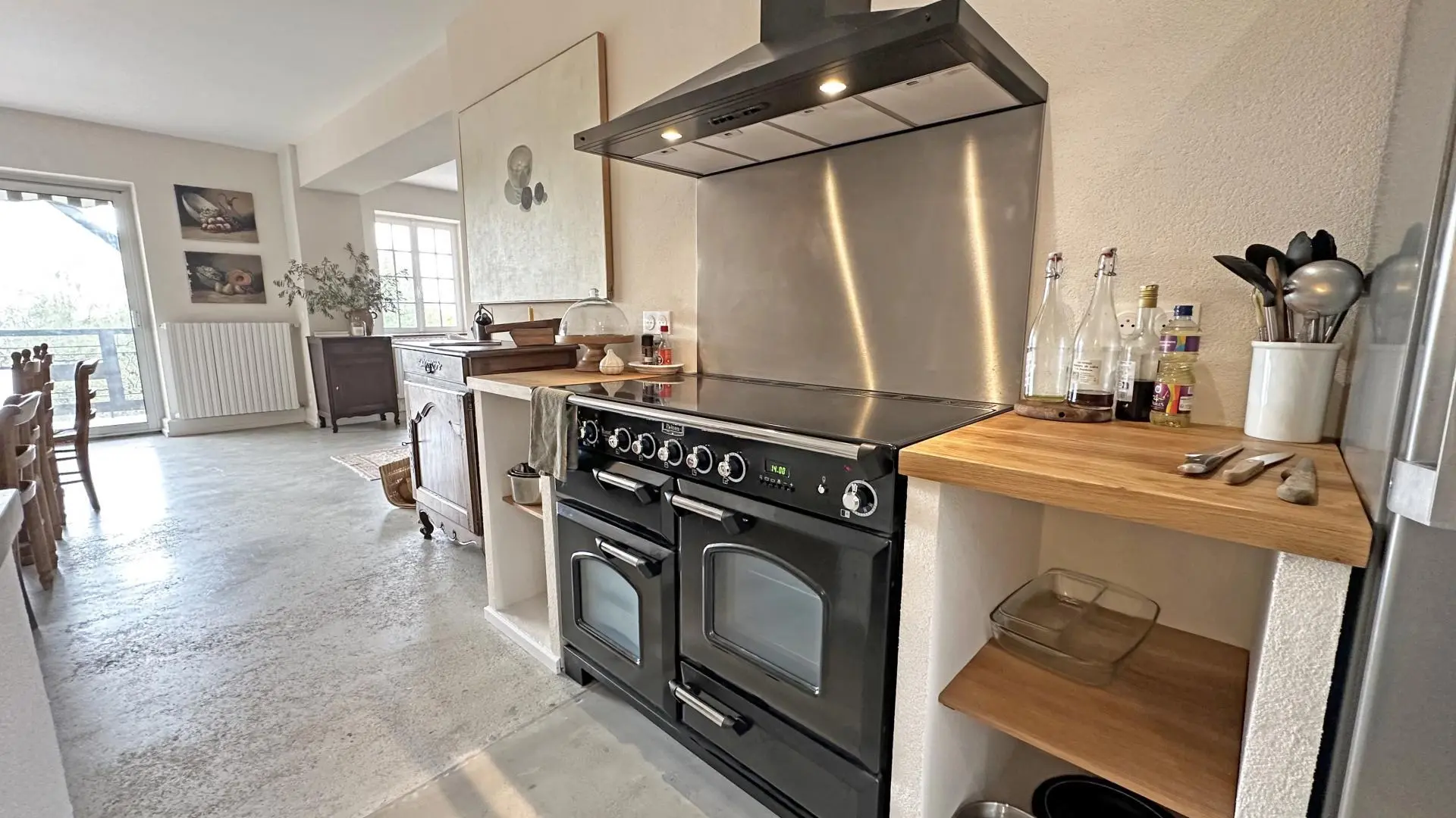 Les Granges du Tais à Ambazac Cuisiniére inductions 6 plaques 2 fours plus 1 grill_21