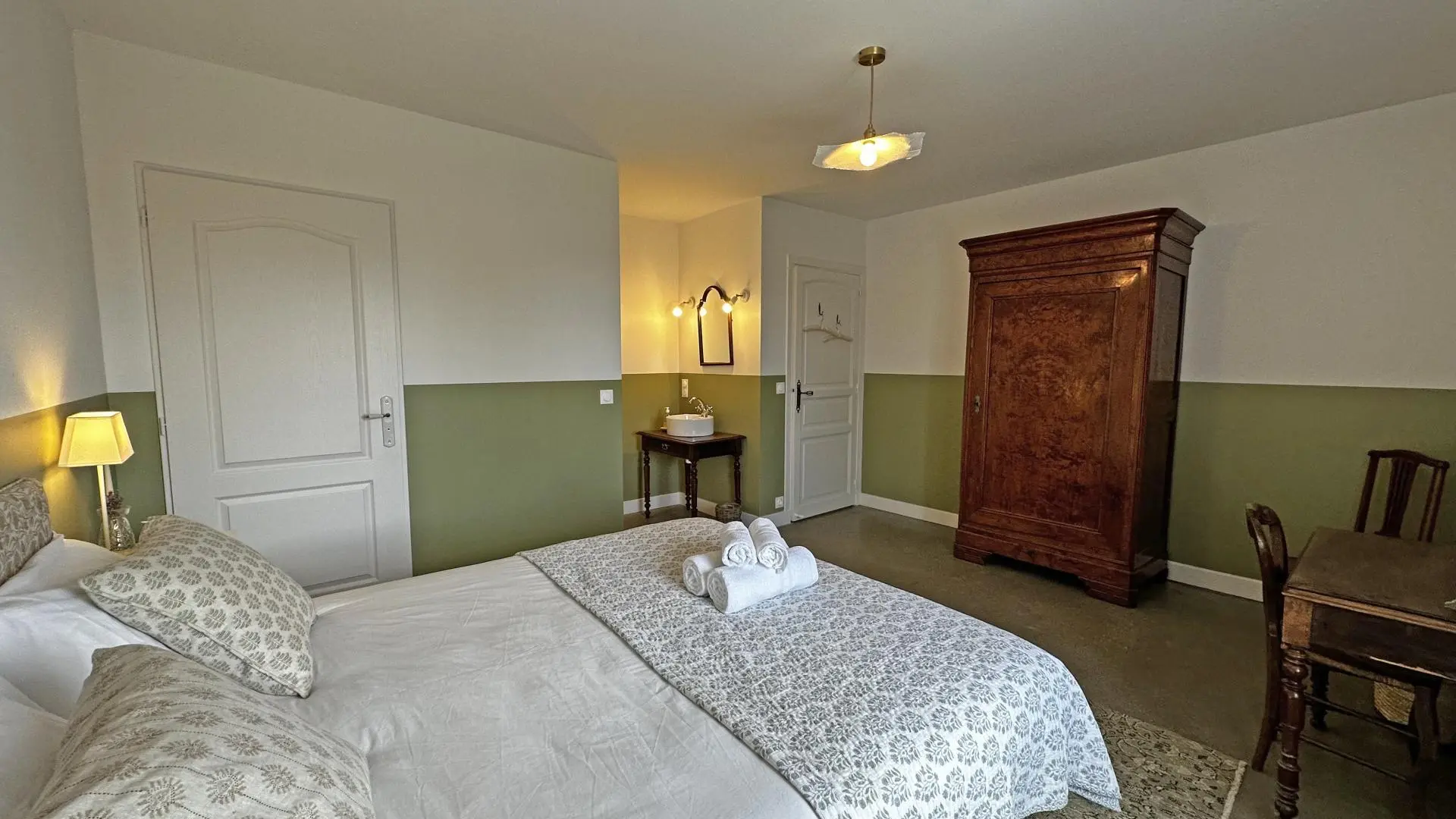 Les Granges du Tais à Ambazac en Haute-Vienne (Nouvelle Aquitaine) - chambre 5_55