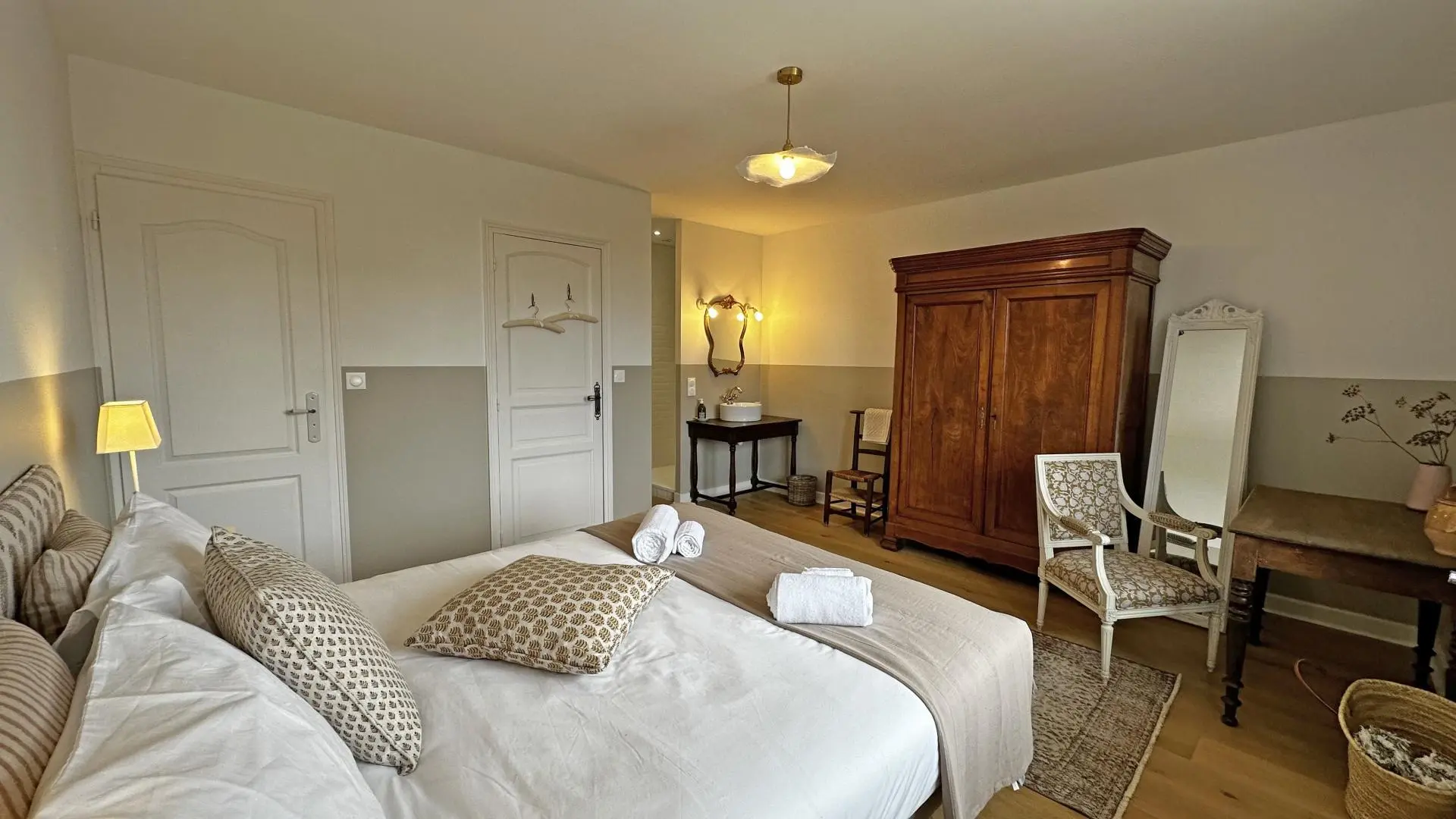 Les Granges du Tais à Ambazac en Haute-Vienne (Nouvelle Aquitaine) - chambre 2_37