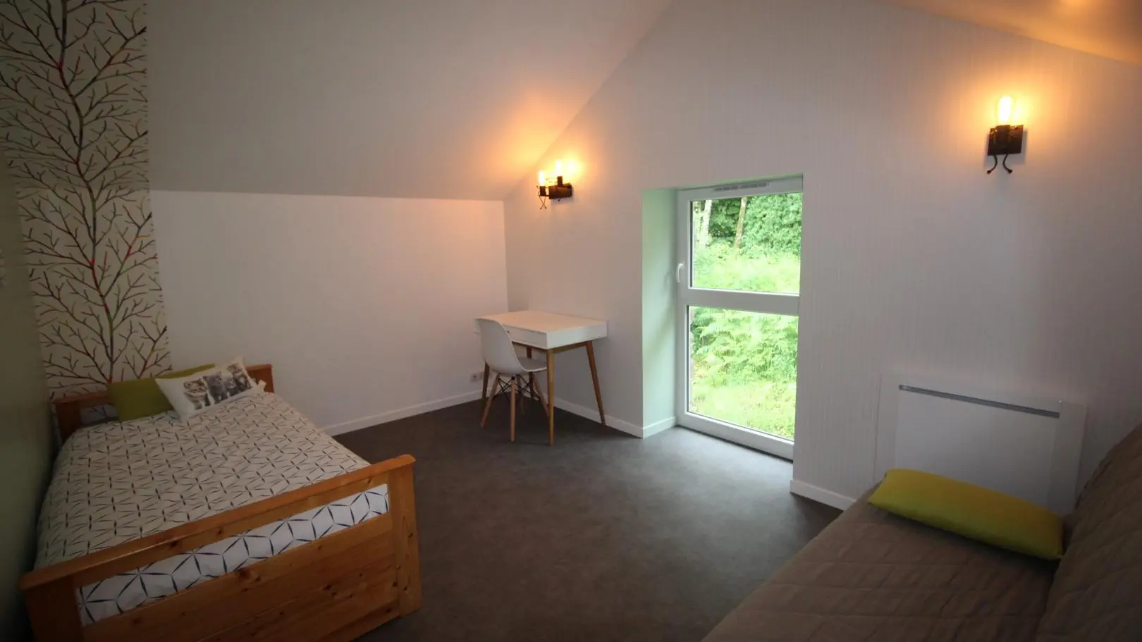 La chambre des enfants... lits gigogne pour 2 enfants.
Des livres, des jouets, des jeux de société sont à votre disposition pendant votre séjour._19