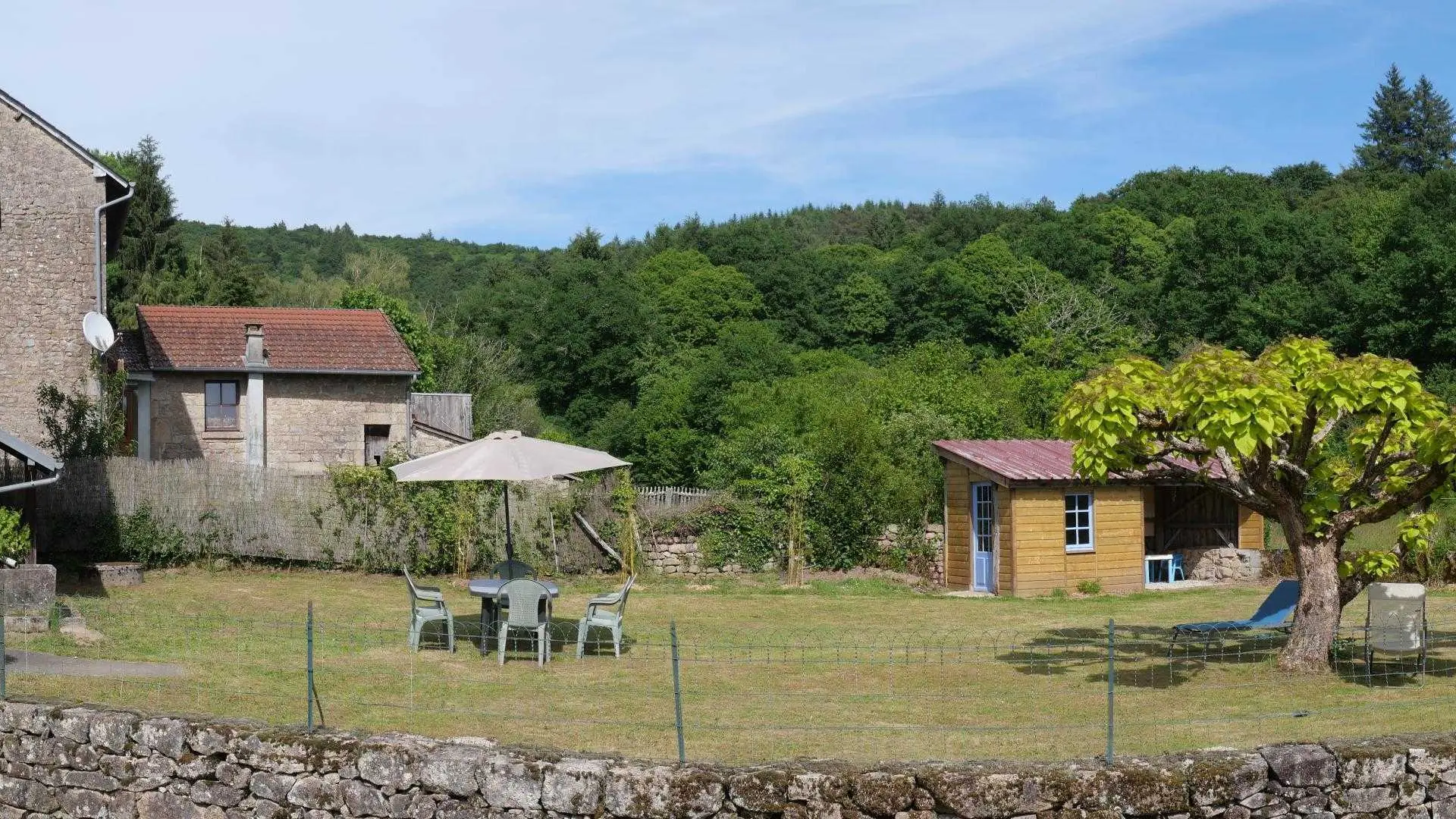 Gîte Chez Lucie à Jabreilles les Bordes en Haute-Vienne (Nouvelle Aquitaine)
Jardin entièrement clos. Cabanon sécurisé ppour vélos_6