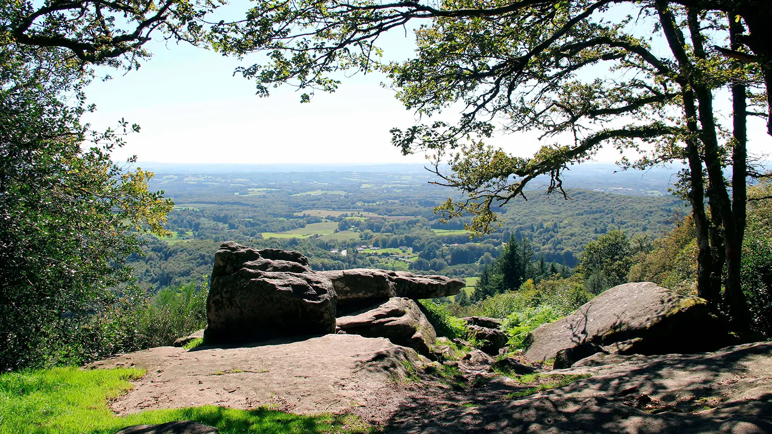 La Pierre branlante sur les hauteurs du Vignau_23