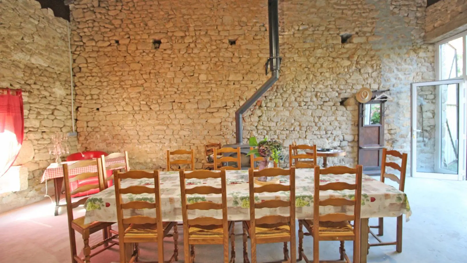 Le gite du Sabotier à Saint Laurent Les Eglises - Nouvelle Aquitaine - salle en option_34