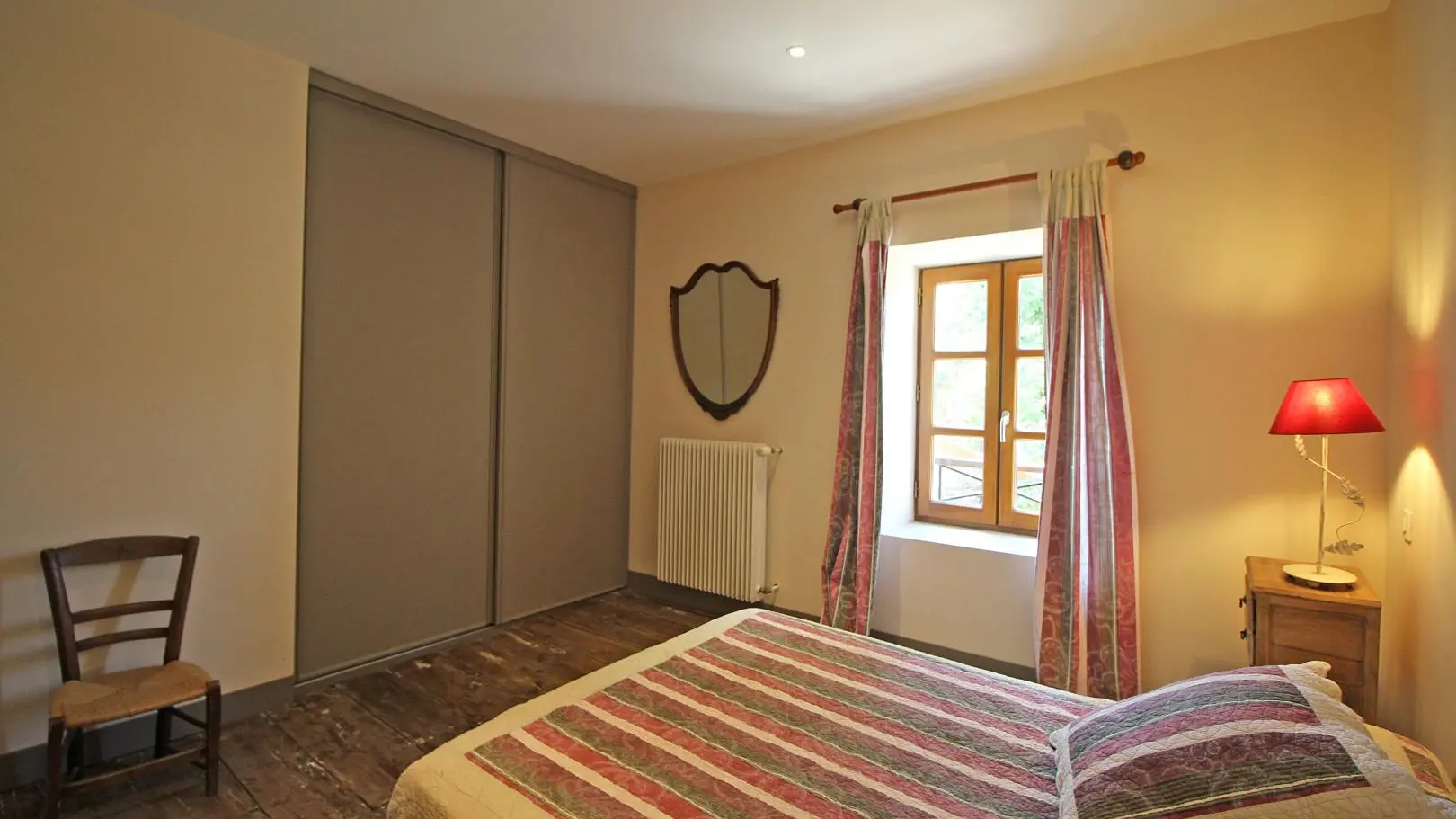 Gite Chabanne à Saint Sylvestre en Haute-Vienne (Nouvelle Aquitaine) - chambre à l'étage_41