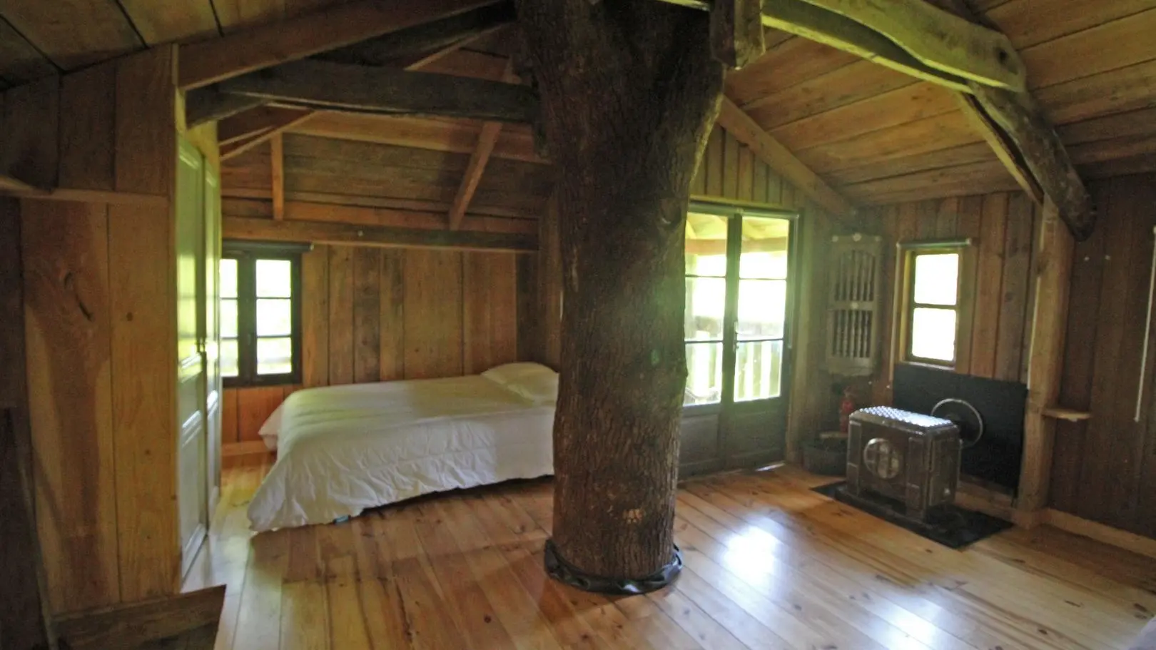 Cabane du Vieux Huraud à Saint Sylvestre en Haute-Vienne (Nouvelle Aquitaine) - grande cabane_14