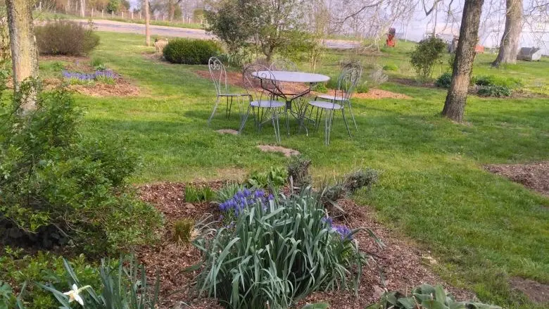 une petite pause dans le jardin ?_12