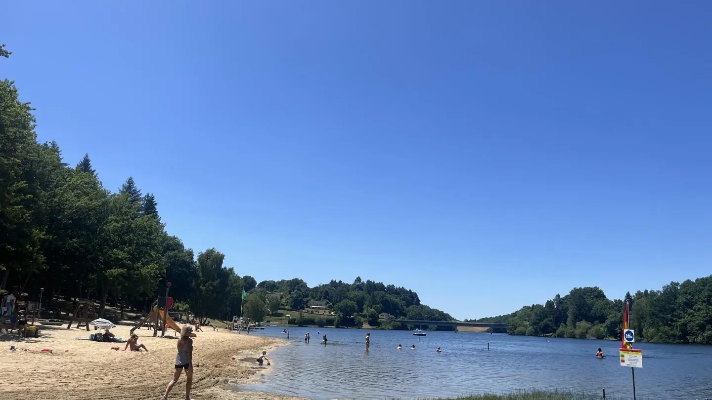 gîte l'ancienne fermette à Bujaleuf en Haute-Vienne - la plage de Bujaleuf_19