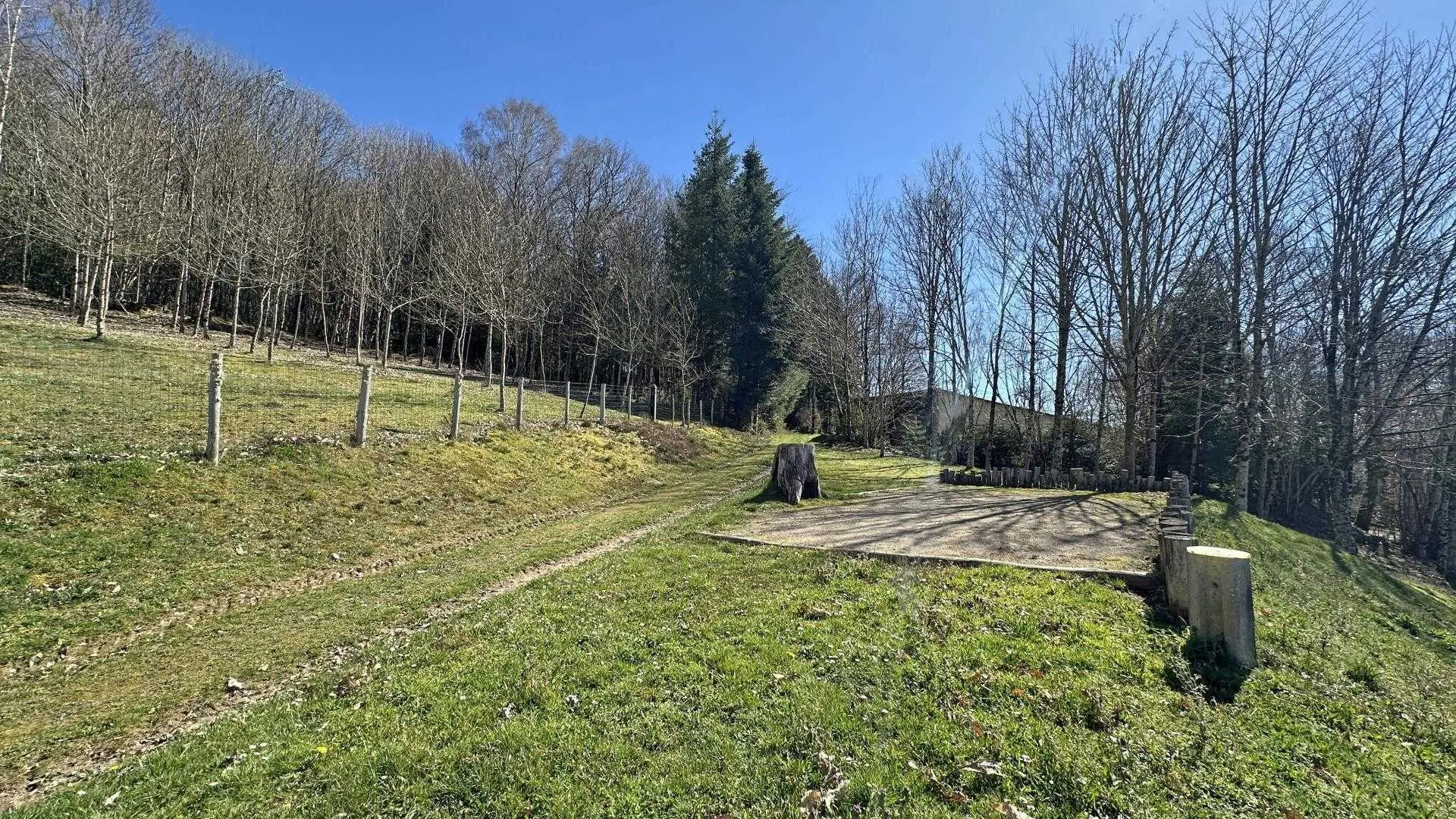 Gite Langlard à Bujaleuf en Haute-Vienne (Nouvelle Aquitaine) - terrain de pétanque_39