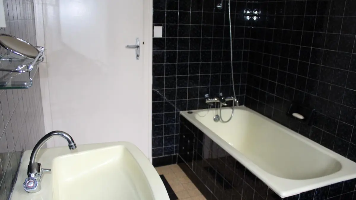 Gite Le bourg à Cheissoux en Haute-Vienne (Limousin) - salle de bains rez de chaussée_8