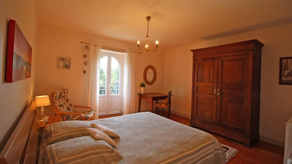 Gite Brenac Jeune à Eymoutiers en Haute-Vienne (Limousin)- chambre 2nd étage Le Gypaête barbu_30