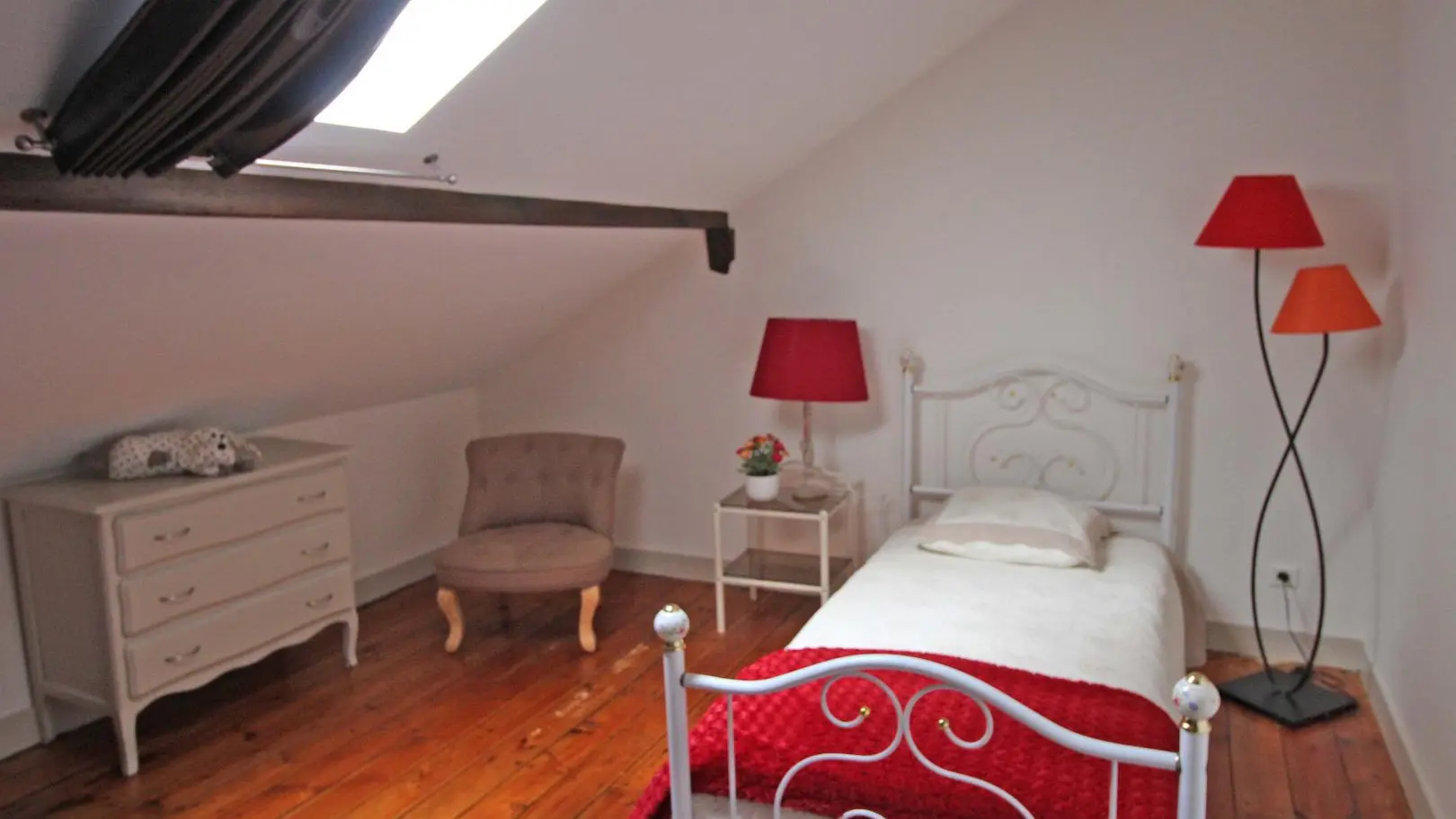 Gite Brenac Jeune à Eymoutiers en Haute-Vienne (Nouvelle Aquitaine) - chambre 2nd étage pour une personne_33