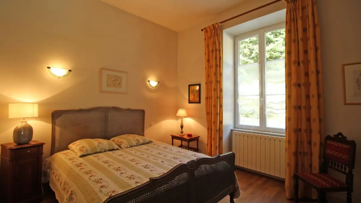 Gite Brenac Jeune à Eymoutiers en Haute-Vienne (Limousin) - chambre du rez de chaussée - La Loutre_15