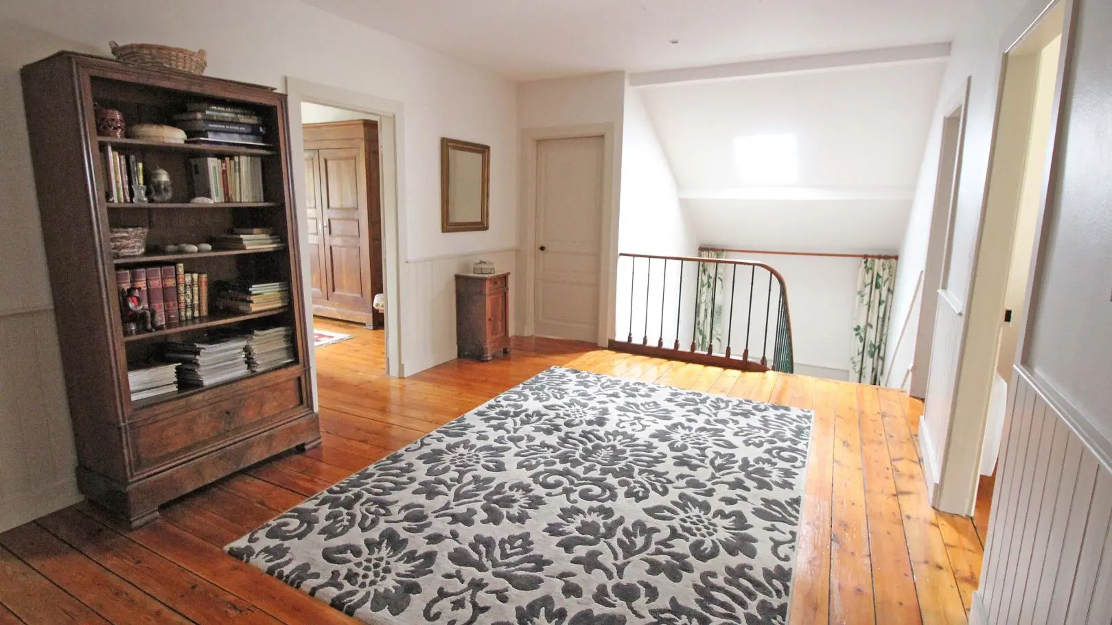 Gite Brenac Jeune à Eymoutiers en Haute-Vienne (Nouvelle Aquitaine) - palier 2nd étage_29