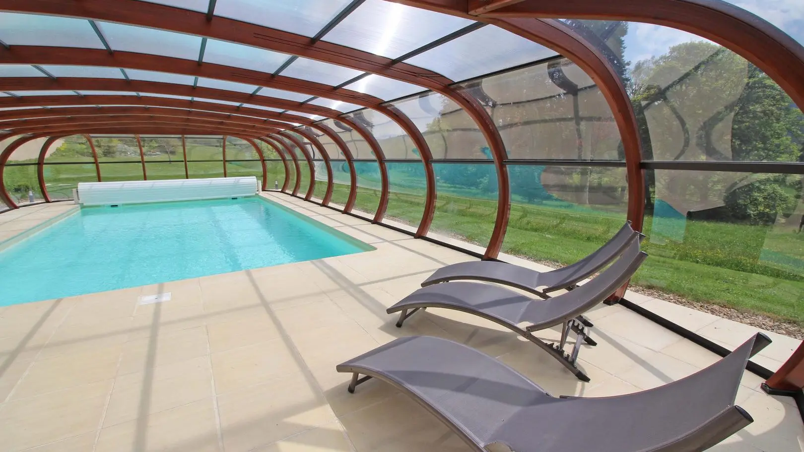 Gite Brenac Jeune à Eymoutiers en Haute-Vienne (Nouvelle Aquitaine)- intérieur de la piscine_4