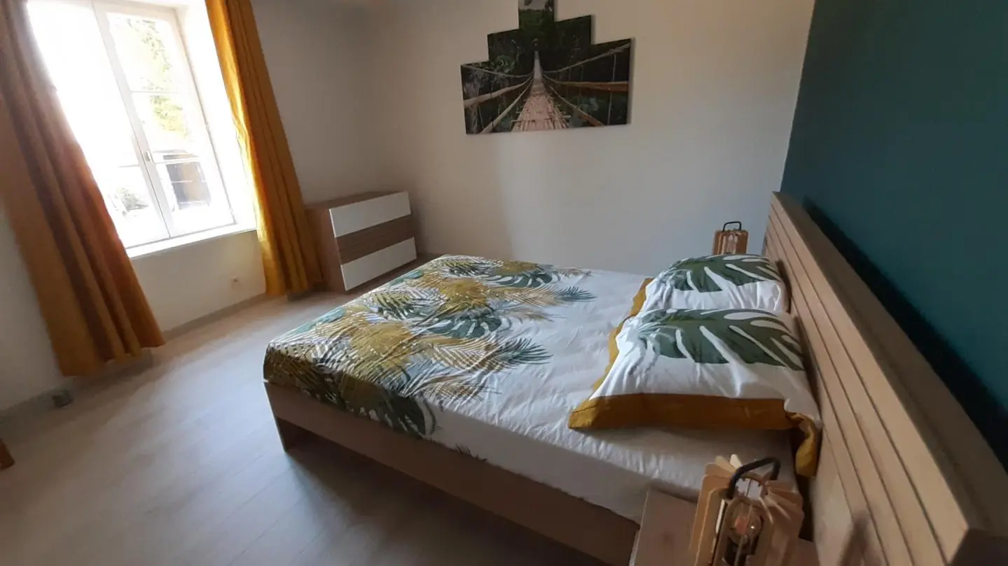 Le gîte à la campagne à Chassagnas sur la commune de La Croisille Sur Briance en Haute-Vienne - chambre lit 140_12