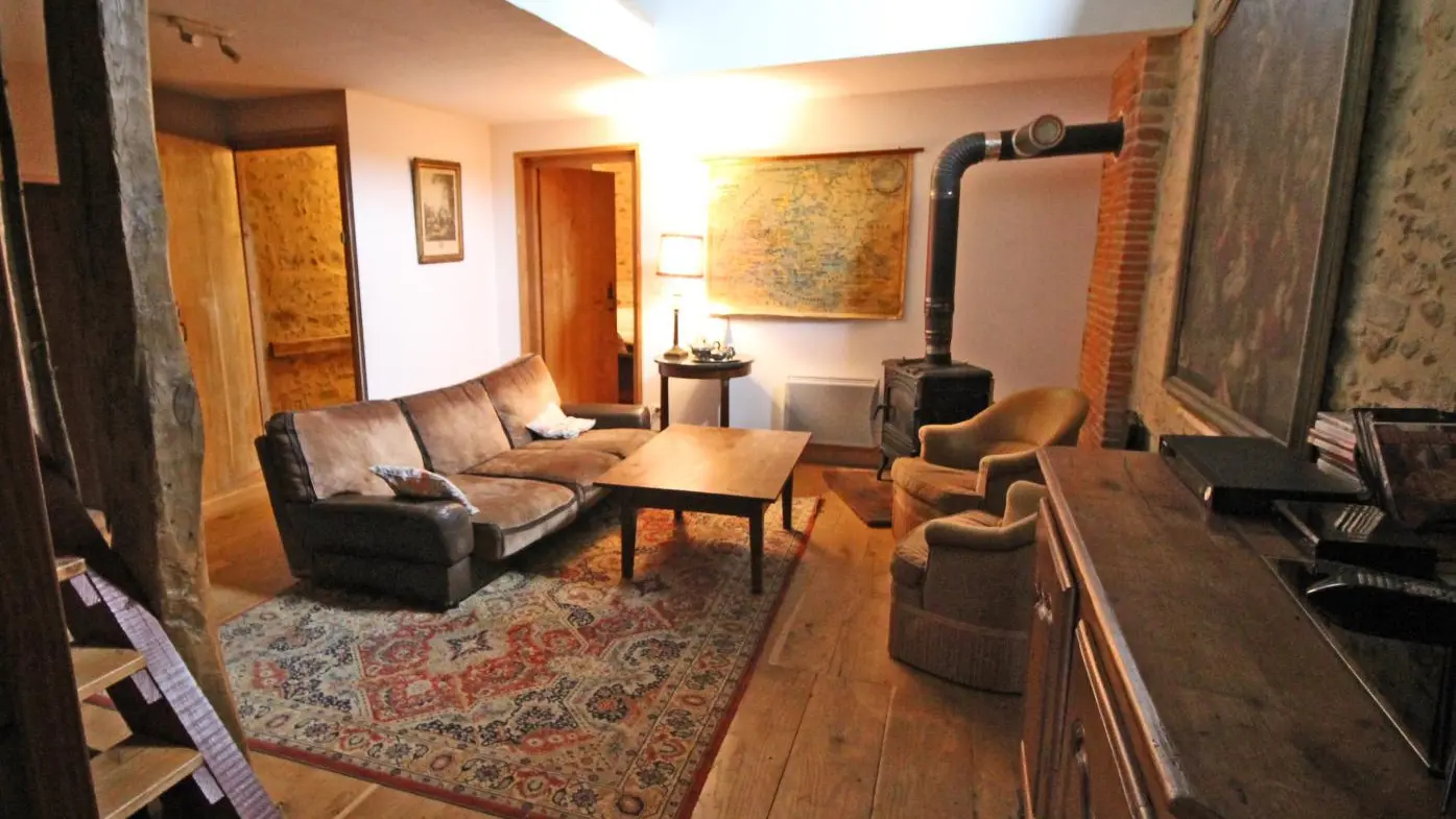 Gite Le Puy Jobert à La Geneytouse  en Haute-Vienne (Nouvelle Aquitaine) - salon 1er étage_11