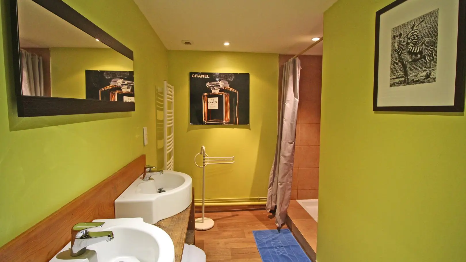 Gite Le Puy Jobert à La Geneytouse  en Haute-Vienne (Nouvelle Aquitaine) - salle d'eau 1er étage_16