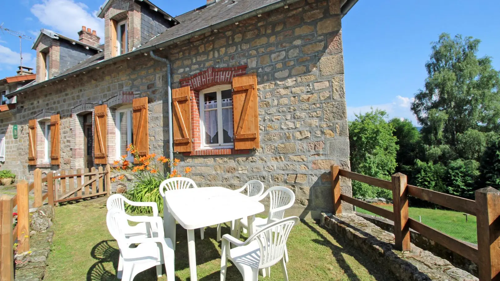 Gite Les Soleils à Nedde  en Haute-Vienne (Limousin en Nouvelle Aquitaine)_2