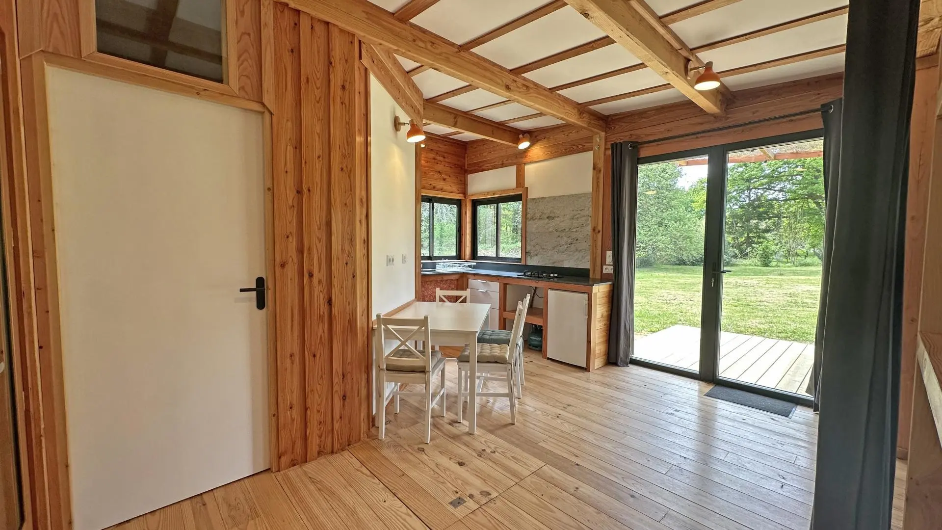 La cabane de la mésange à Peyrat le Château en Haute-Vienne (Nouvelle Aquitaine)_12