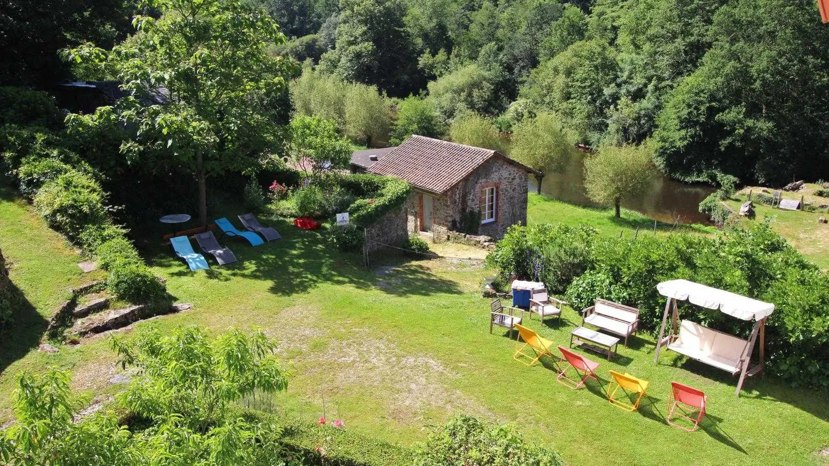 Gite Chez Maitre Jacques à Saint Léonard De Noblat en Haute-Vienne (Limousin en Nouvelle Aquitaine). Vue du 2ème étage._2