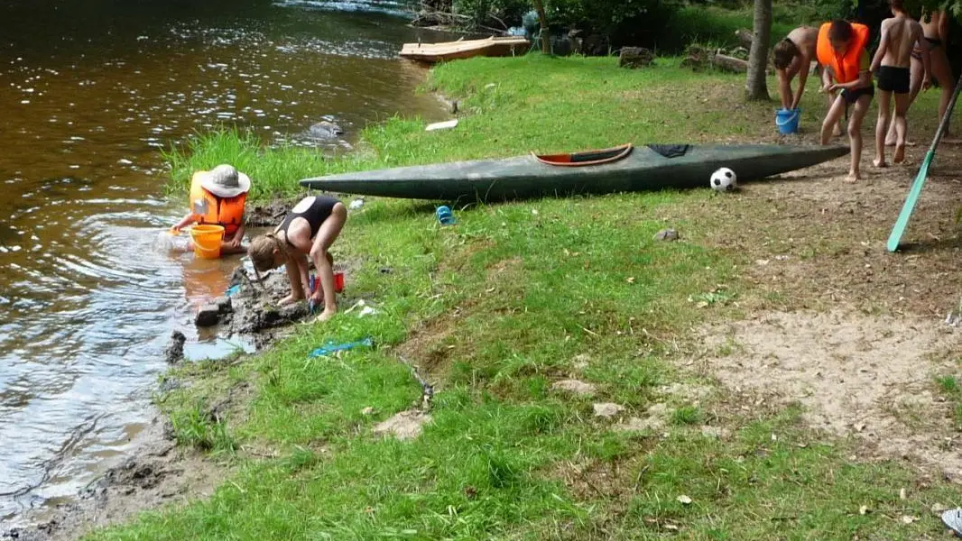 Plage sur la Vienne.Mise à disposition de barques et kayacks._30