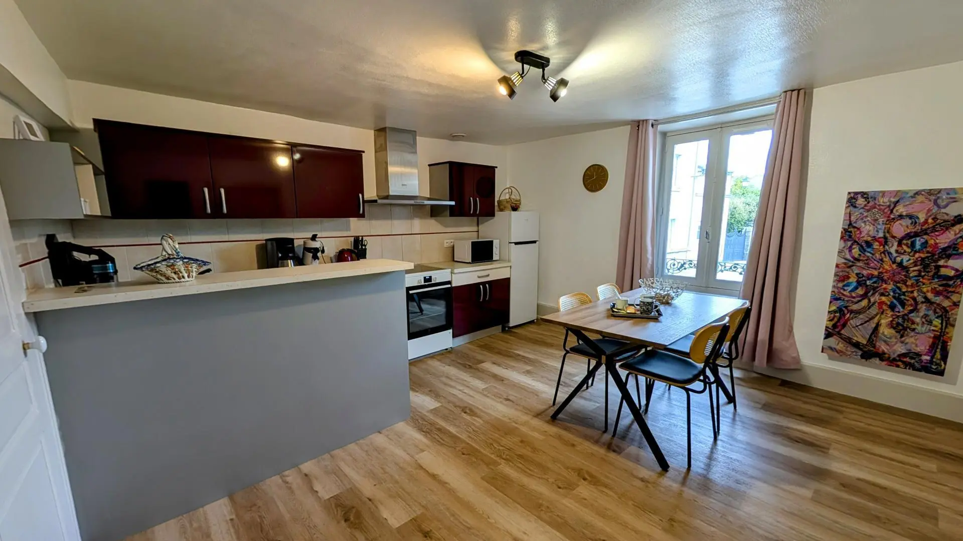 l'appartement de Saint Léo situé sur la commune de Saint Leonard de Noblat en Haute-Vienne - séjour_2