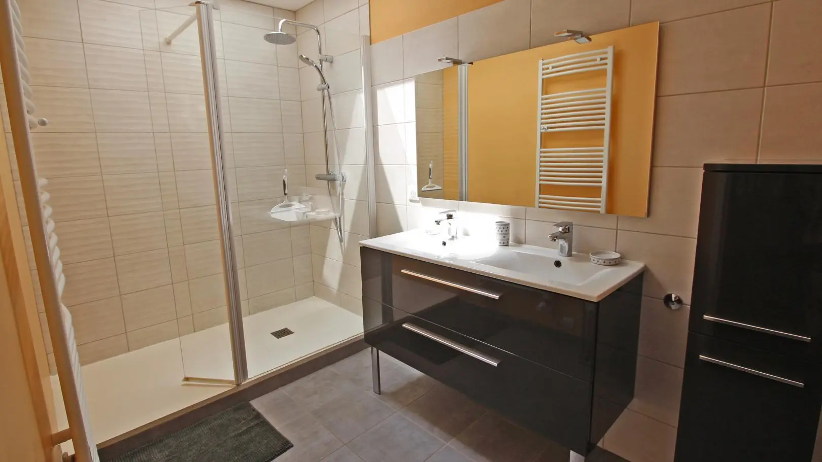 Le gîte du déserteur à Saint Martin Terressus en Haute-Vienne (Nouvelle Aquitaine) - salle d'eau étage_37