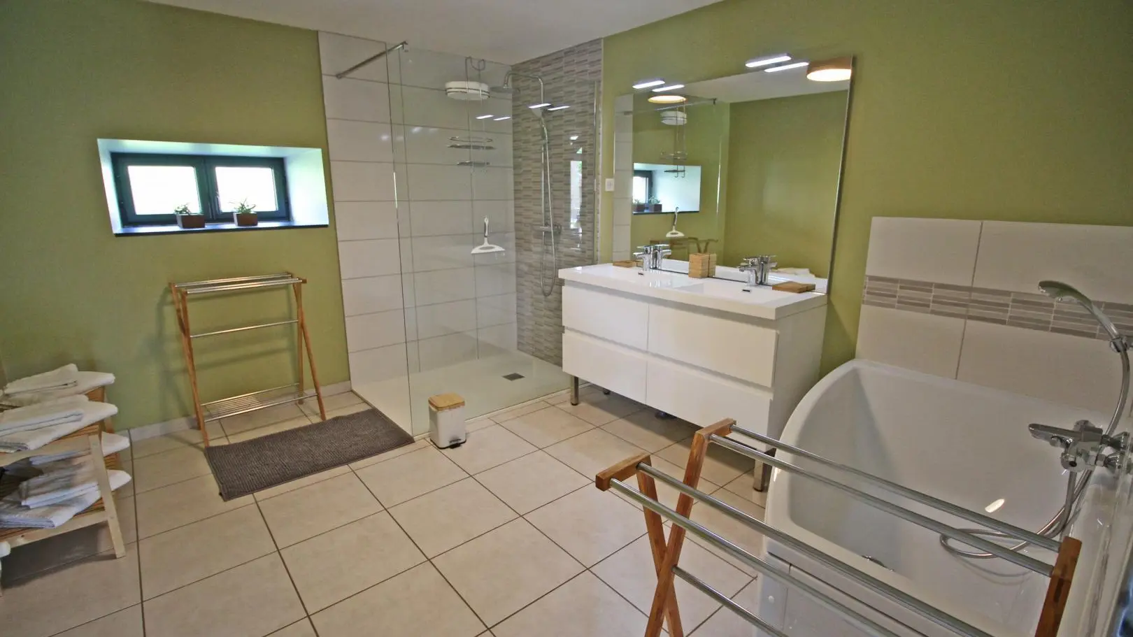 Le gîte du déserteur à Saint Martin Terressus en Haute-Vienne (Nouvelle Aquitaine)- salle d'eau et bains rez de chaussée_26