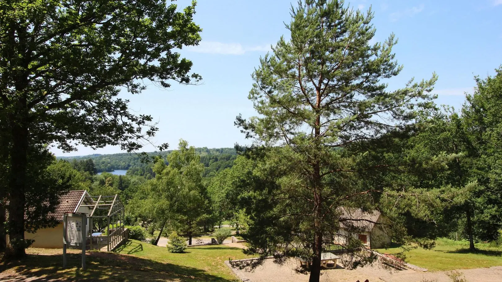 Gite Le Lac à Bujaleuf en Haute-Vienne (Limousin en Nouvelle Aquitaine)_1
