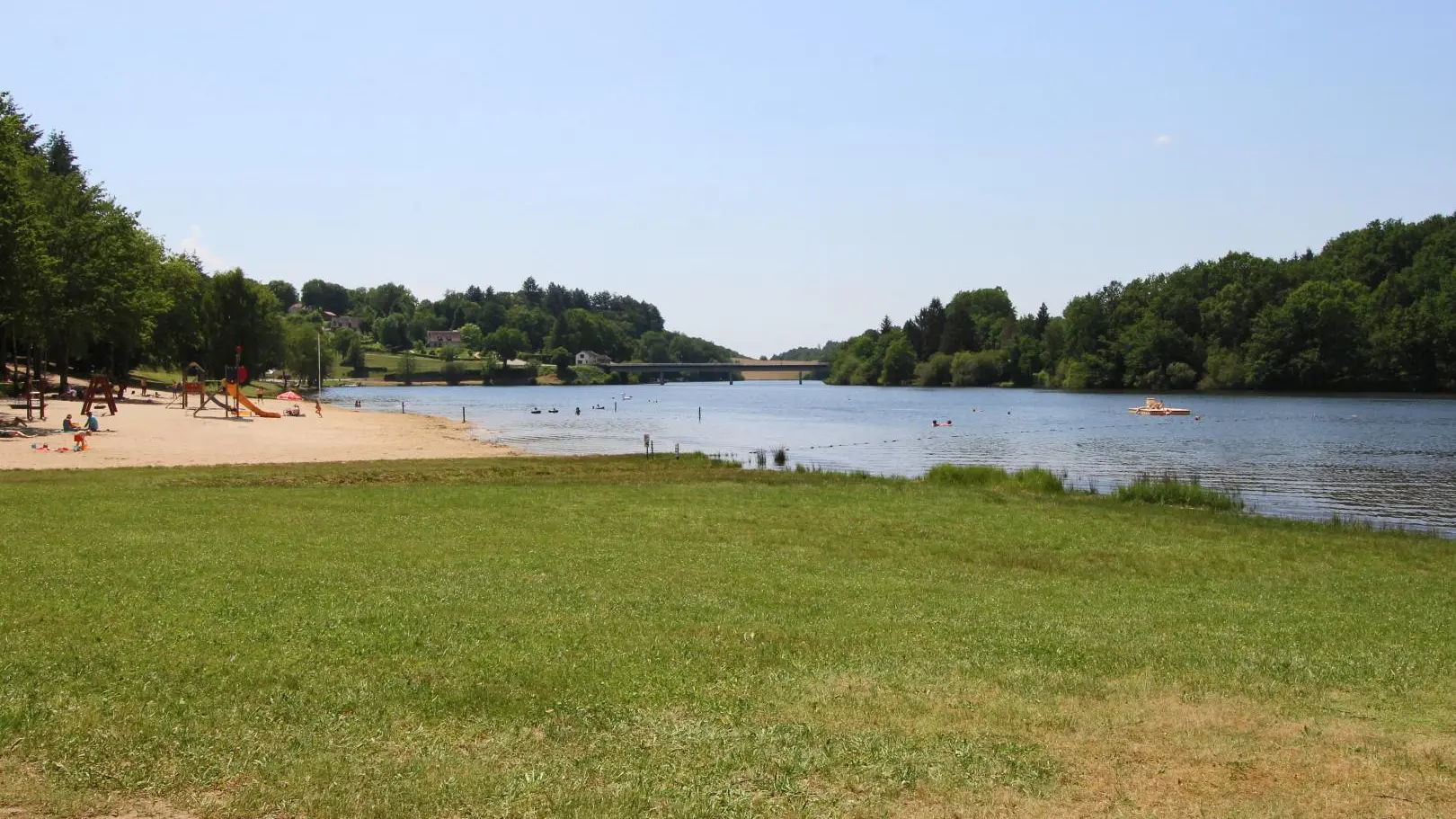 Gite Le Lac à Bujaleuf en Haute-Vienne (Limousin en Nouvelle Aquitaine)_12