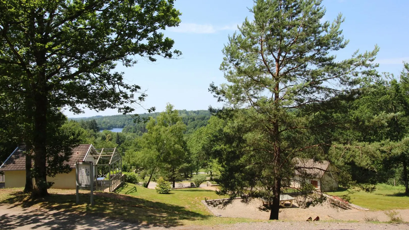Gite Le Lac à Bujaleuf en Haute-Vienne (Limousin en Nouvelle Aquitaine)_2