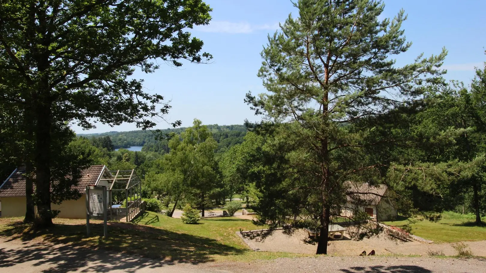 Gite Le Lac à Bujaleuf en Haute-Vienne (Limousin en Nouvelle Aquitaine)_11