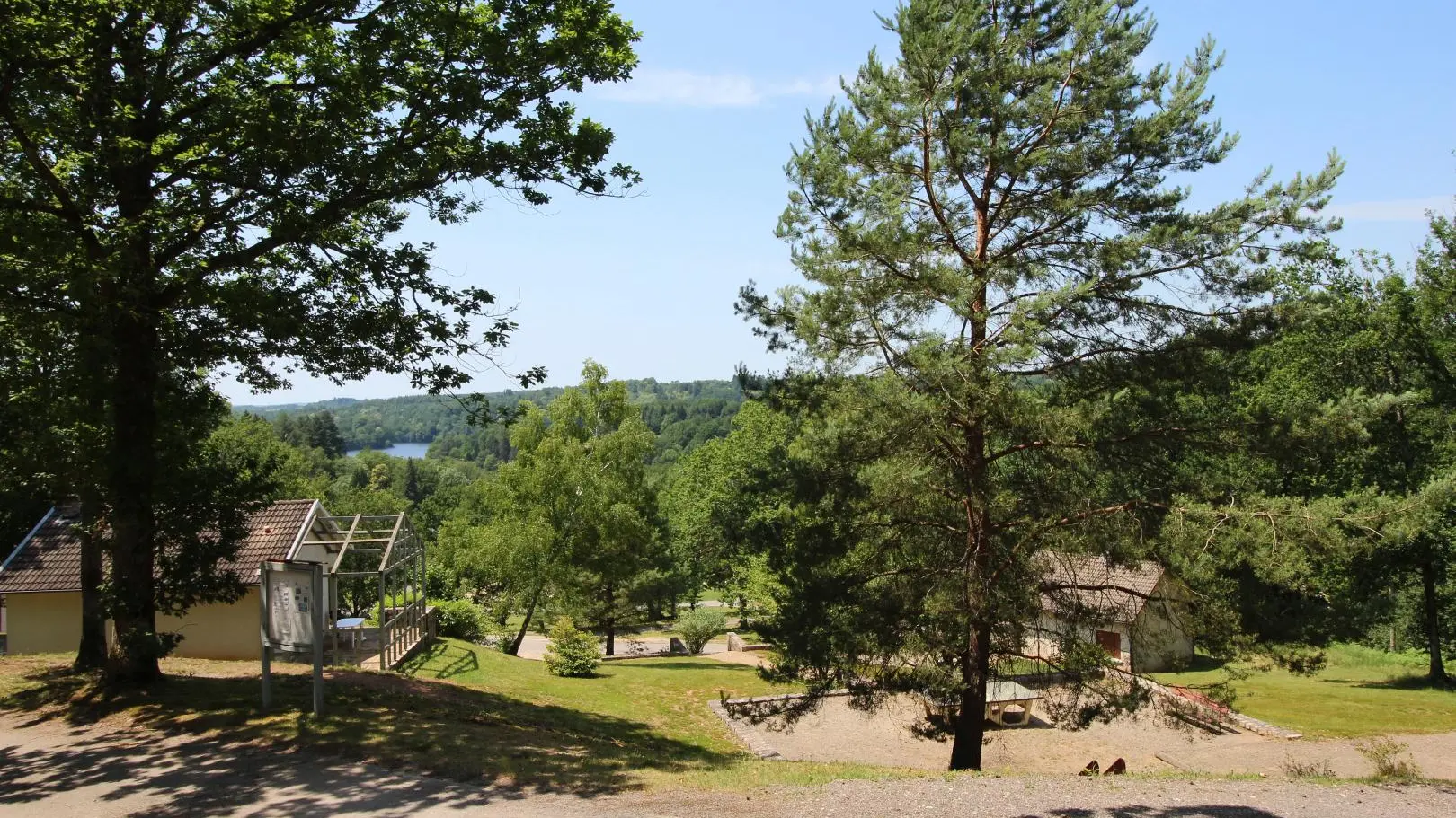Gite Le Lac à Bujaleuf en Haute-Vienne (Limousin en Nouvelle Aquitaine)_12