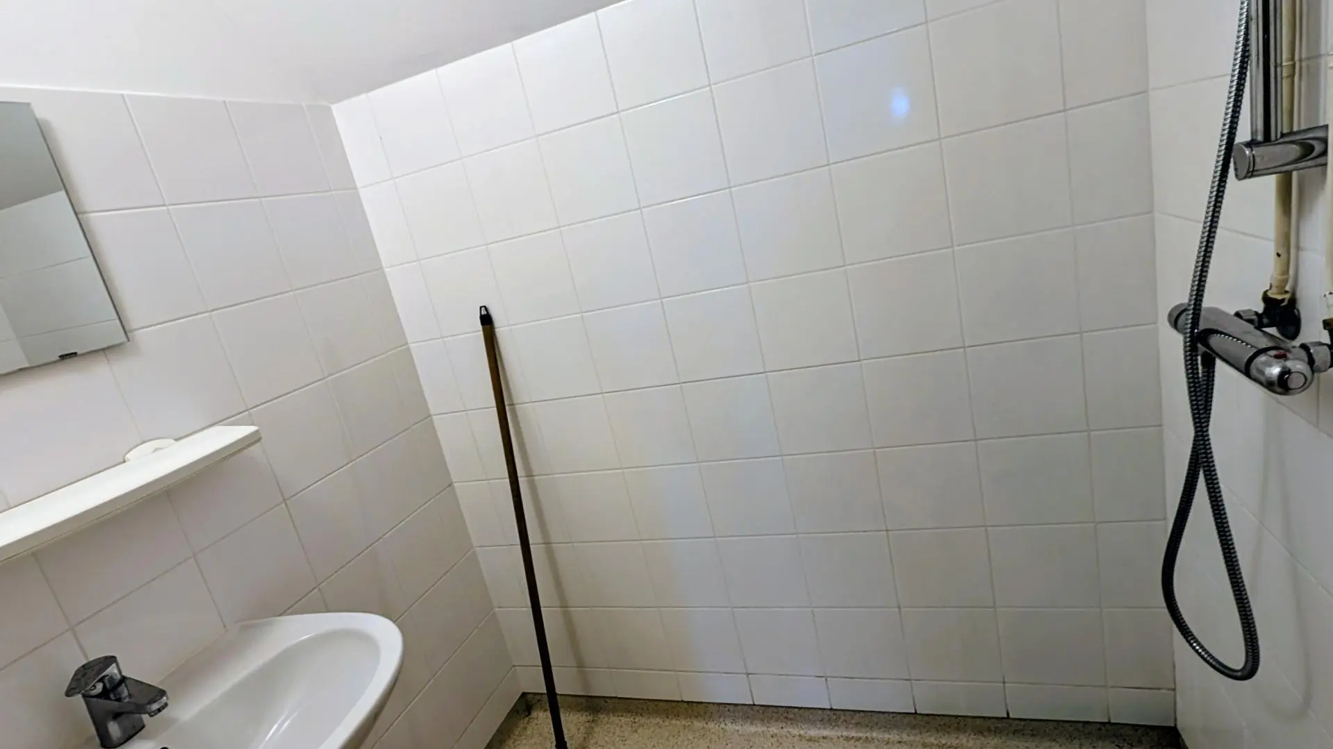 Beaumont Du Lac  en Haute-Vienne (Limousin en Nouvelle Aquitaine) - salle d'eau_7