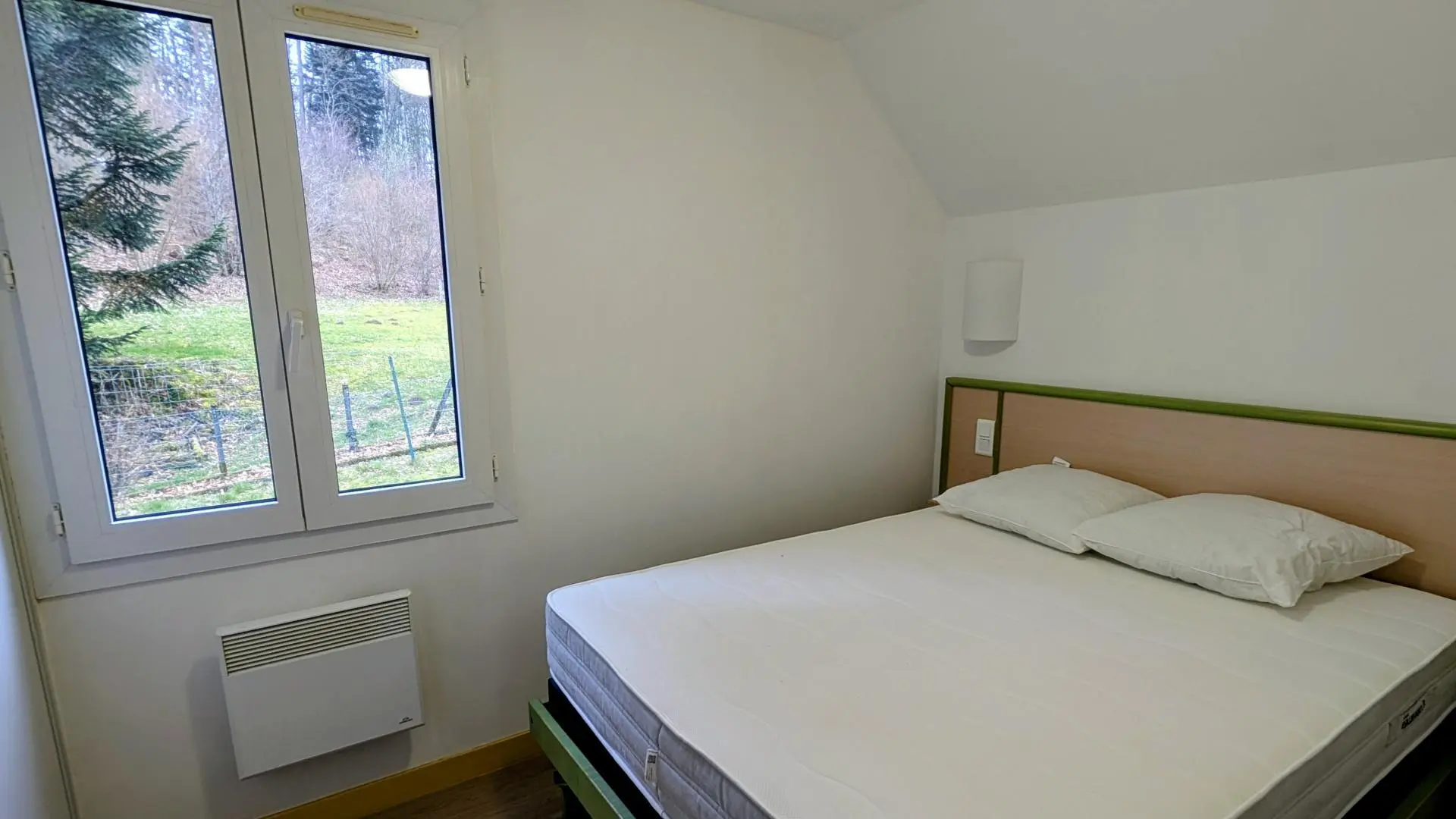 Beaumont Du Lac  en Haute-Vienne (Limousin en Nouvelle Aquitaine) - chambre rez de chaussée_6