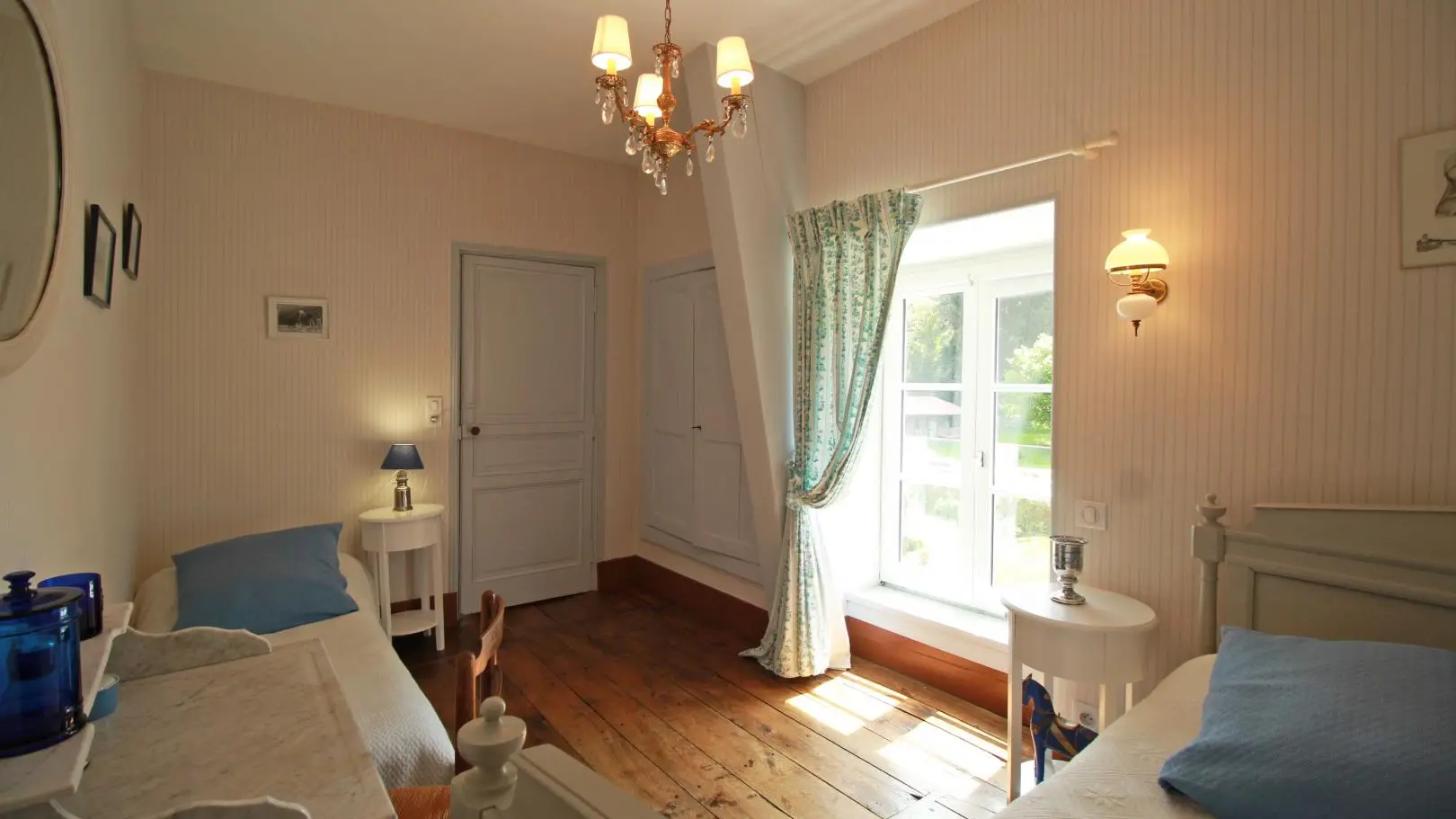 La chambre individuelle de la Suite de Tante Madeleine au Masbareau,Chambres et Table d'Hôtes de Charme à Royères Haute-Vienne Limousin Nouvelle Aquitaine_12